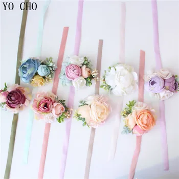 YO CHO virág karkötő Mesterséges Selyem Rózsa Virág Férfiak Virág Menyasszony Esküvői csuklódíszt Lány Karkötő Virág Vőlegény Bross 0